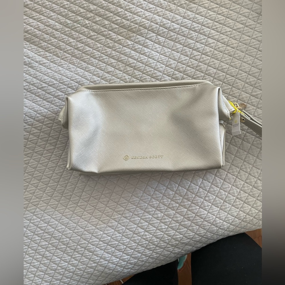 Kendra Scott Travel Pouch